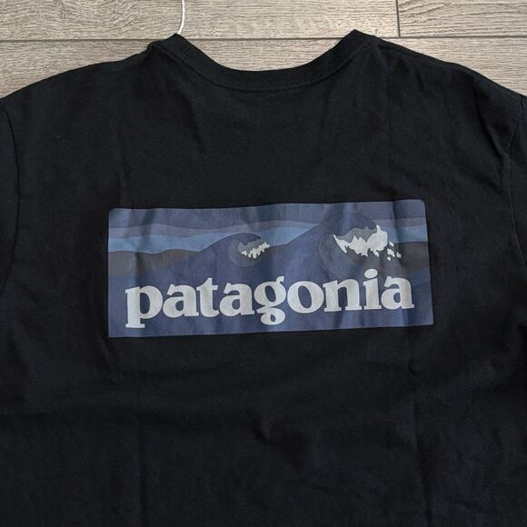 Patagonia Shirt Mens Medium Black Boardshort Logo Pocket NWT Outdoors Hiking - Picture 6 of 6